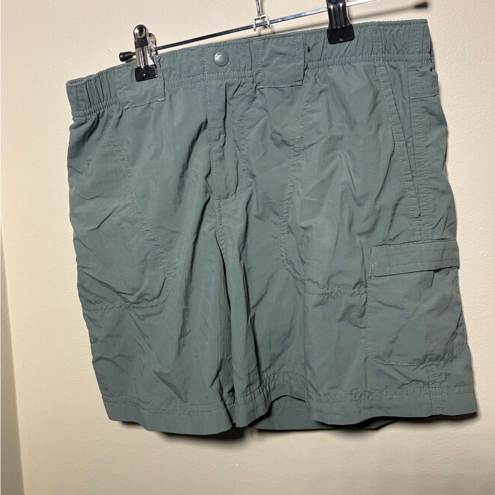 Columbia Women's sage shorts